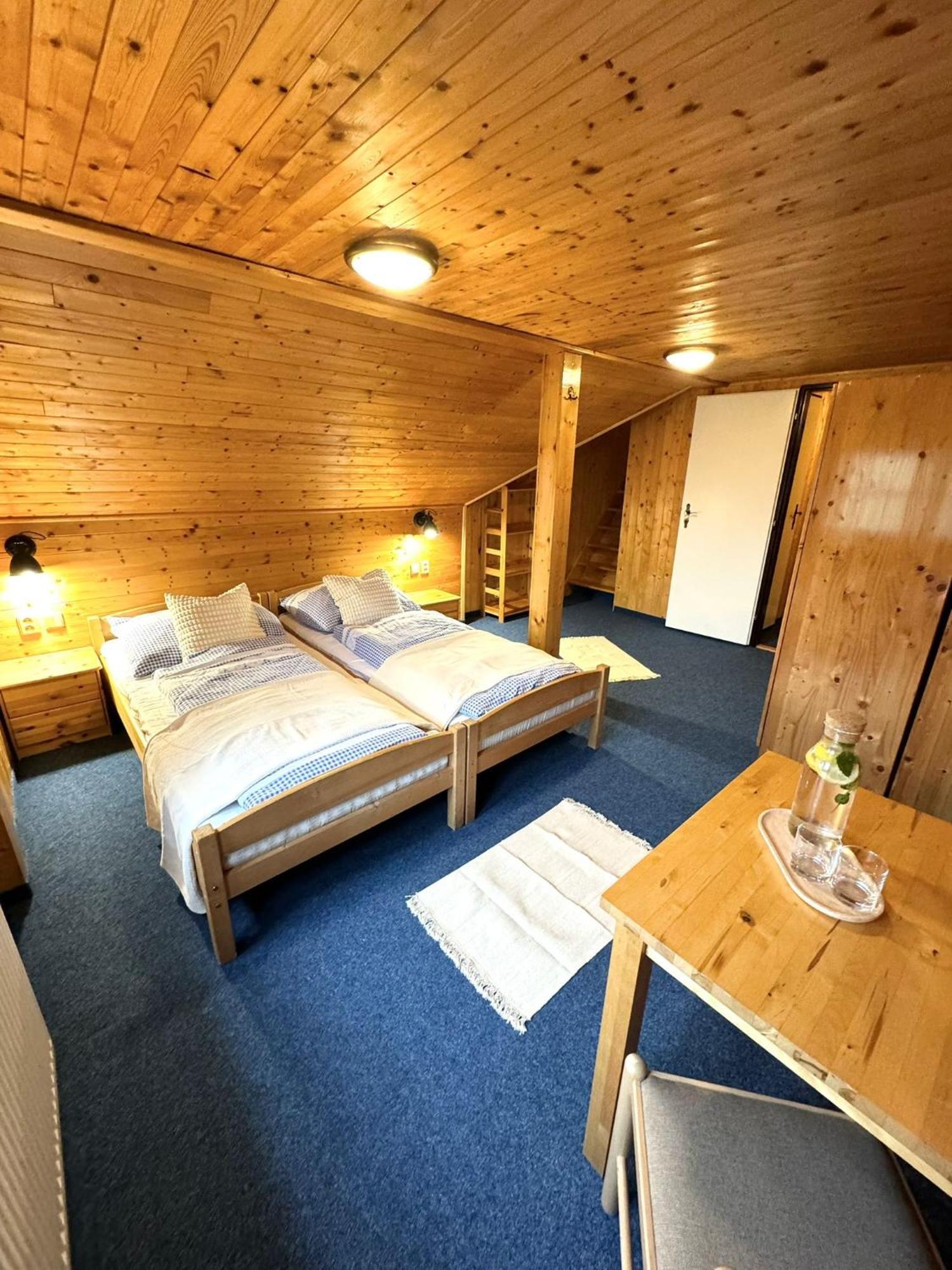 Hotel Bila Labut Horsky Hotylek Pec pod Sněžkou Zimmer foto
